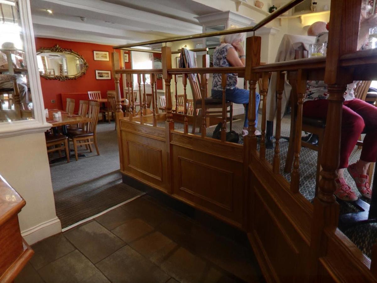The Railway Inn Galmpton Bagian luar foto